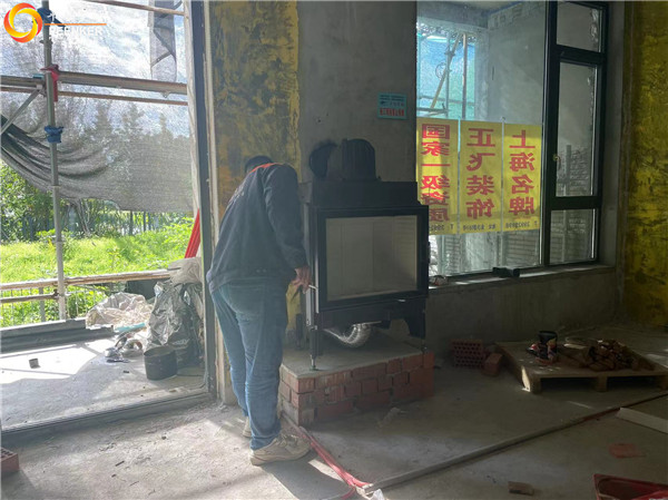 上海風荷麗景別墅丹麥壁爐Morso S101-11安裝.jpg