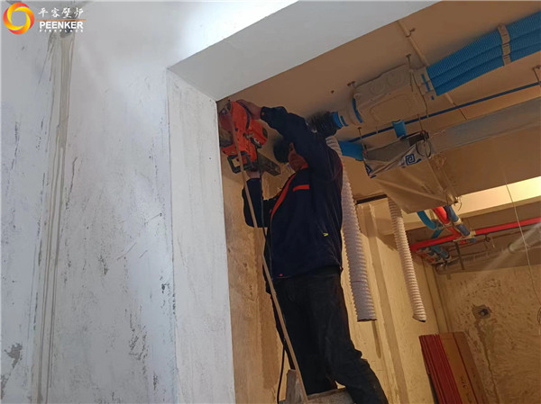 上海別墅天井地下室丹麥Aduro A15壁爐安裝.jpg