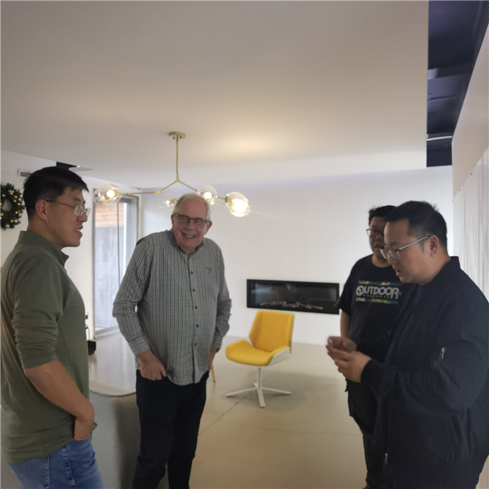 英國fireline壁爐公司總裁Barry Charlton先生造訪平客壁爐.jpg