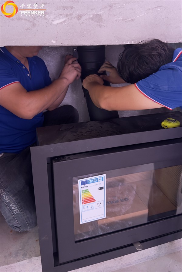 鎮(zhèn)江紫金7號(hào)丹麥Morso 5660嵌入壁爐安裝.jpg