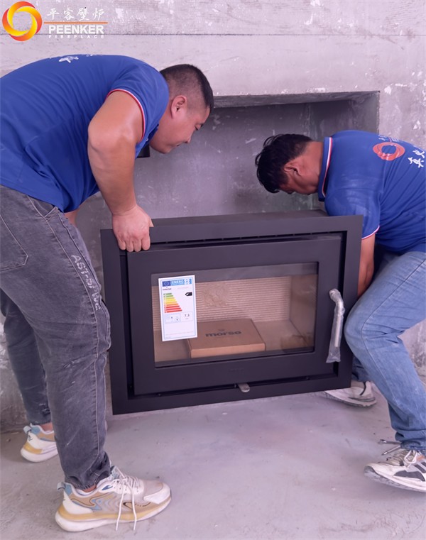 鎮(zhèn)江紫金7號(hào)丹麥Morso 5660嵌入壁爐安裝.jpg